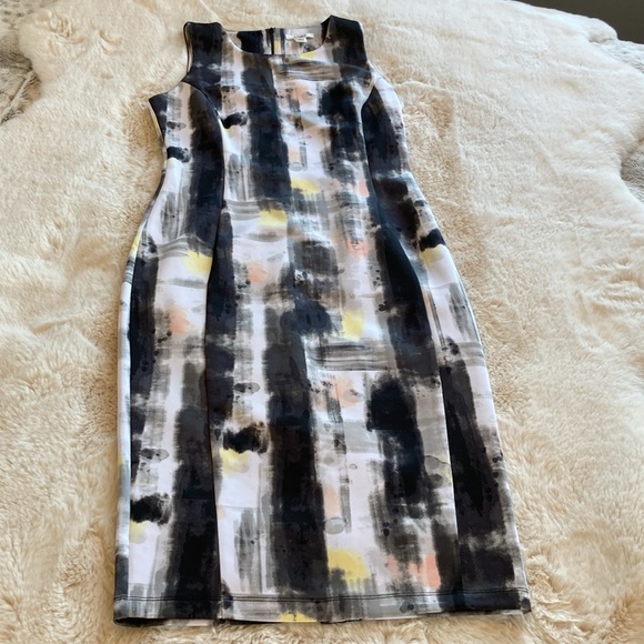 Fitted dress. Size 8. - Picture 3 of 13